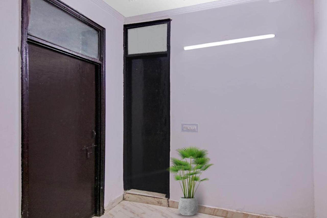 Hotel O Chaudhary Villa New Delhi Extérieur photo